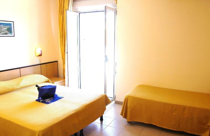 Hotel Cristalda Βιέστε Εξωτερικό φωτογραφία