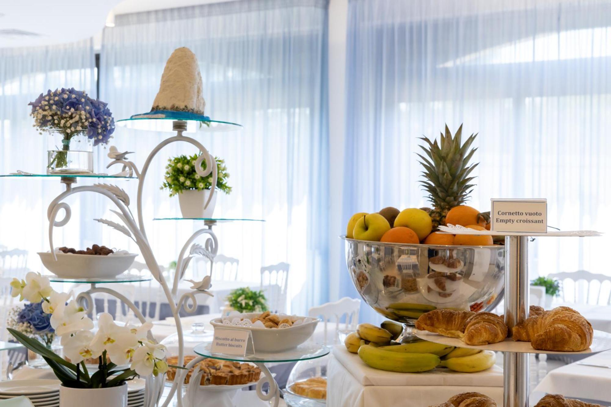 Hotel Cristalda Βιέστε Εξωτερικό φωτογραφία